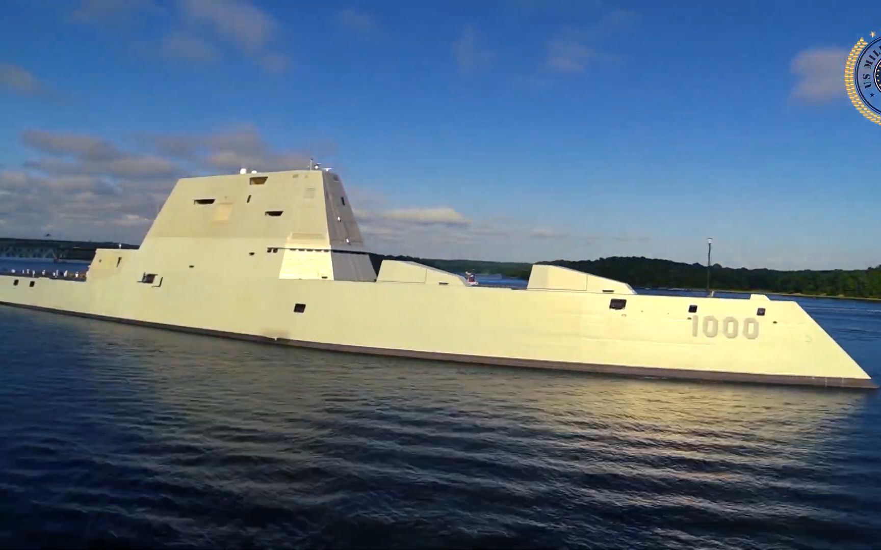 美国海军为新的隐形战舰配备激光武器,新型导弹和致命炮弹! ! !