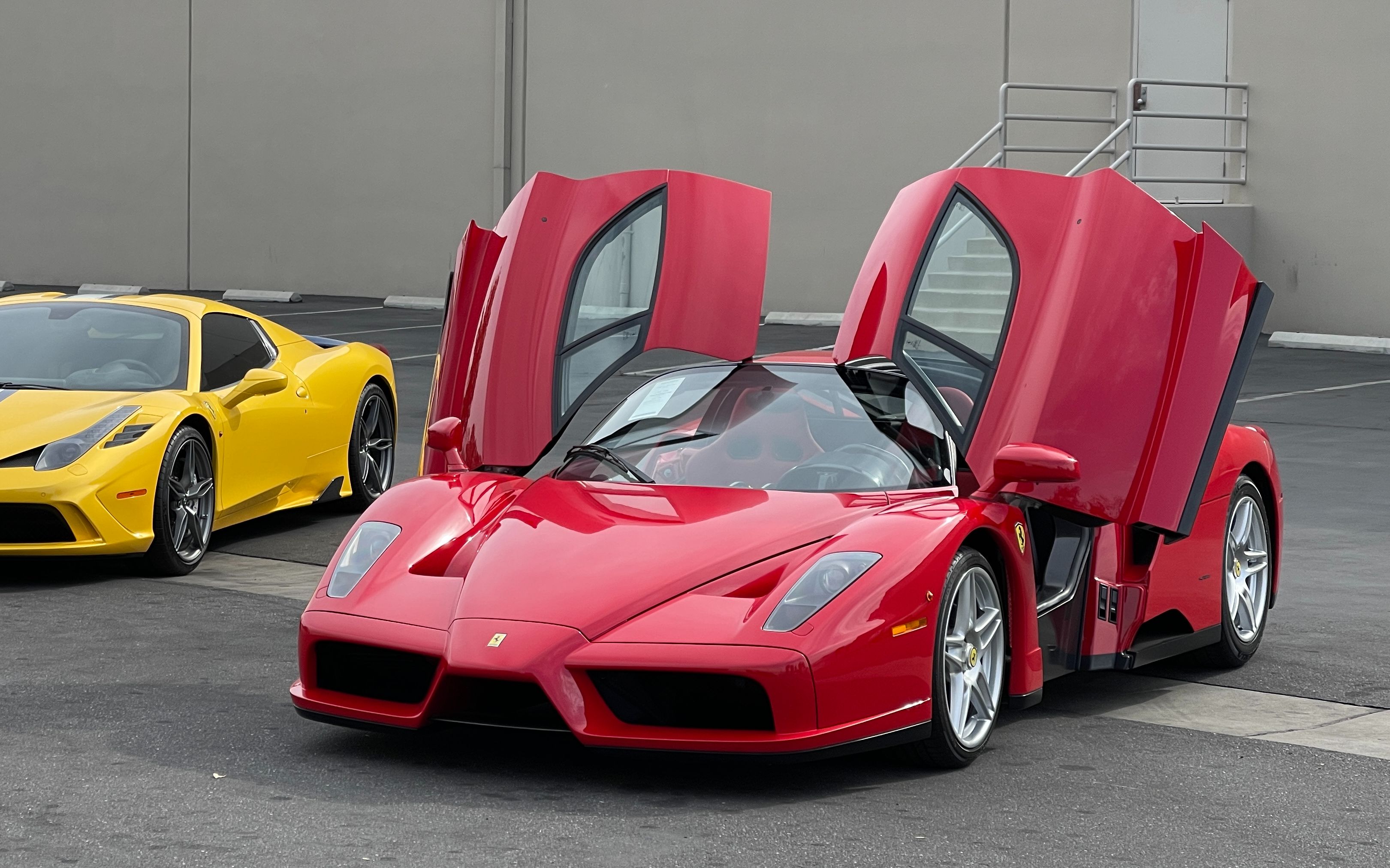 【全网首发】法拉利v12旗舰马王 最详细上路解读_哔哩哔哩_bilibili