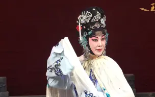 Скачать видео: 常秋月 霍小玉 莲杯满注黄藤酒