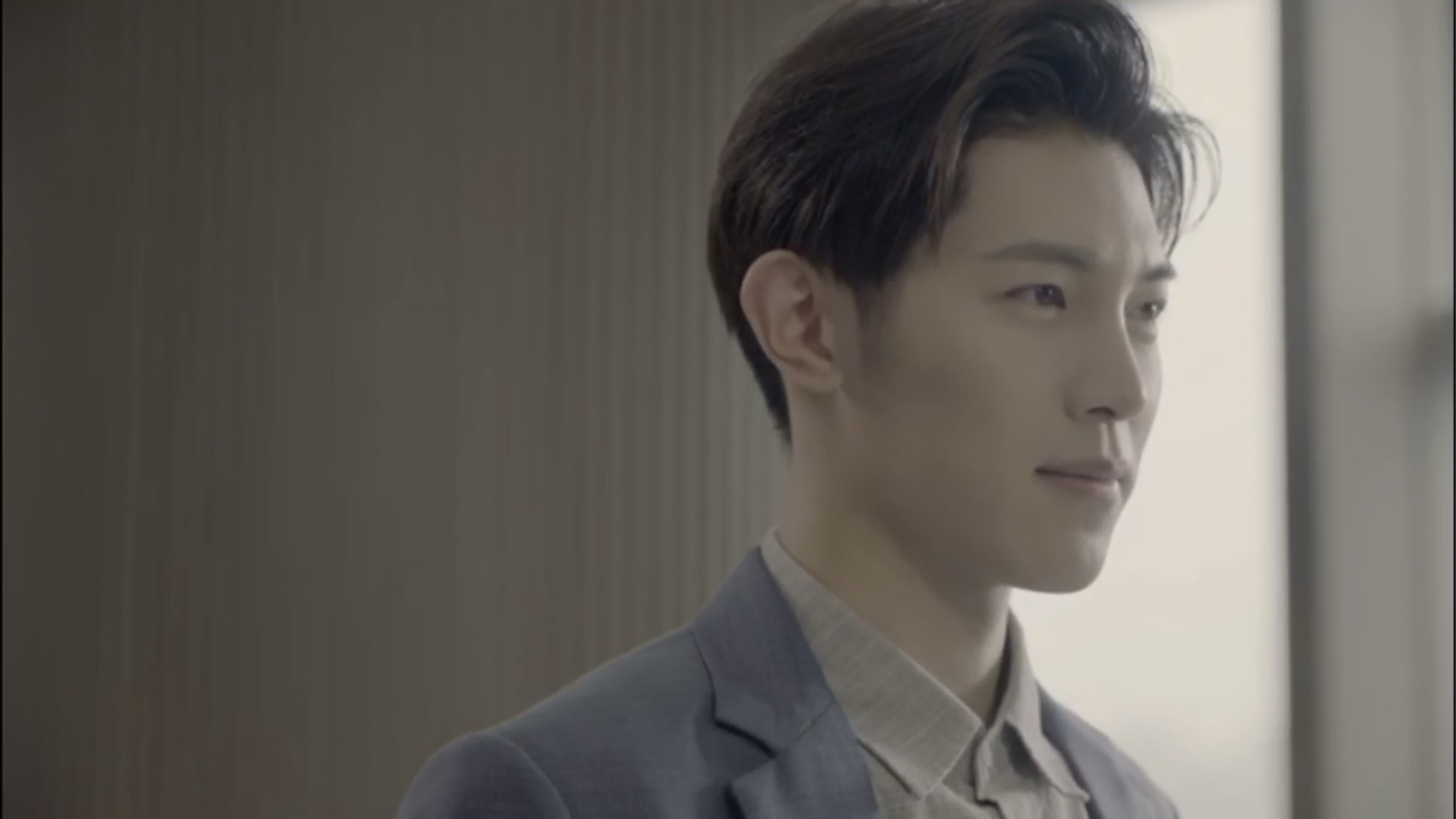 韩沐伯无法拥抱的你大伯简直就是总裁本裁嘛