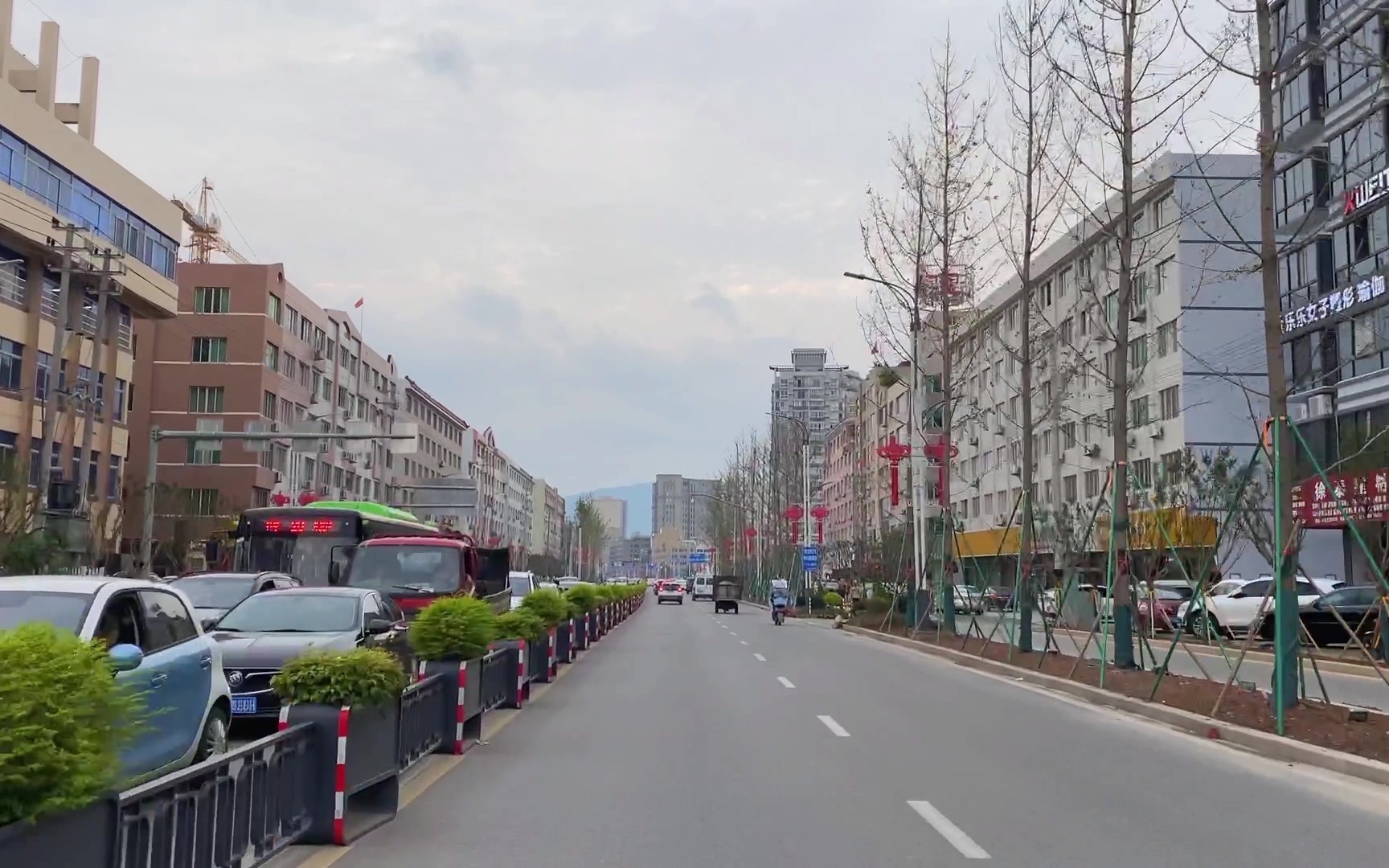 街景浙江省乐清市北白象镇最宽敞街道-白象大道