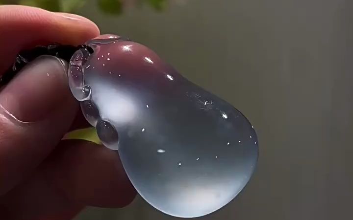 蓝刚葫芦瓜翡翠吊坠