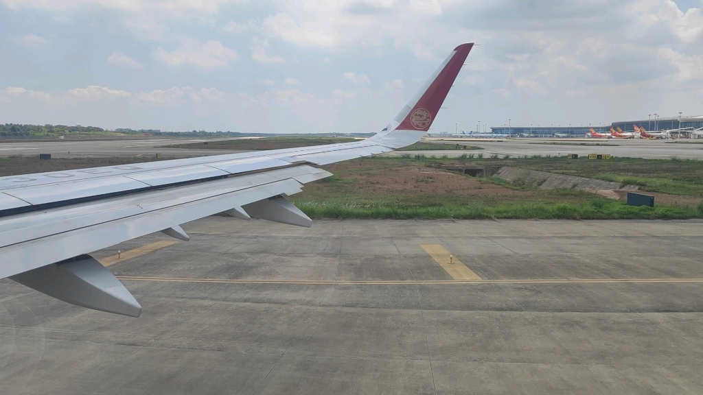 【航空】吉祥航空a321neo从海口美兰机场起飞