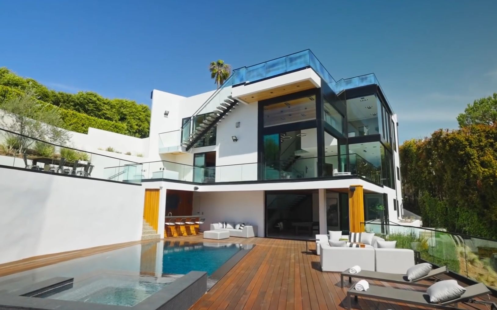 价值 8,995,000 美元的艺术别墅住宅,完美诠释了加州住宅文化(美国