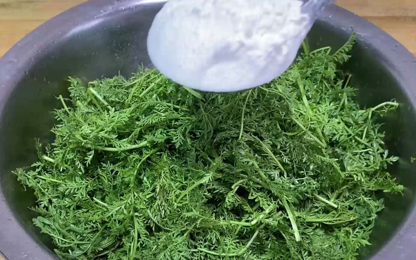 米米蒿的功效与作用(米米蒿功效大揭秘,神奇作用让你惊叹)