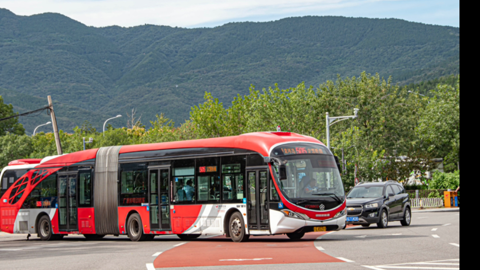 【香山脚下,红鱼出动】北京505路"新车上线"上家大1路红鱼出香泉环岛