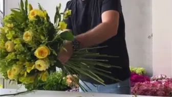 喜欢的花艺师系列 Nicolaibergmann 炎热七月的夏日清凉花束 哔哩哔哩 Bilibili