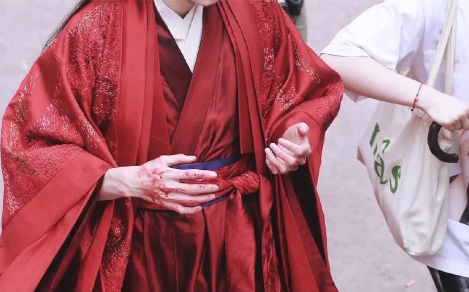 【山河令】谁会不爱老温这套红色的衣服呢!awsl!_哔哩哔哩_bilibili