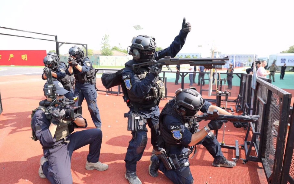 宁波特警蓝鲨突击队 突入救援及tecc实战演练