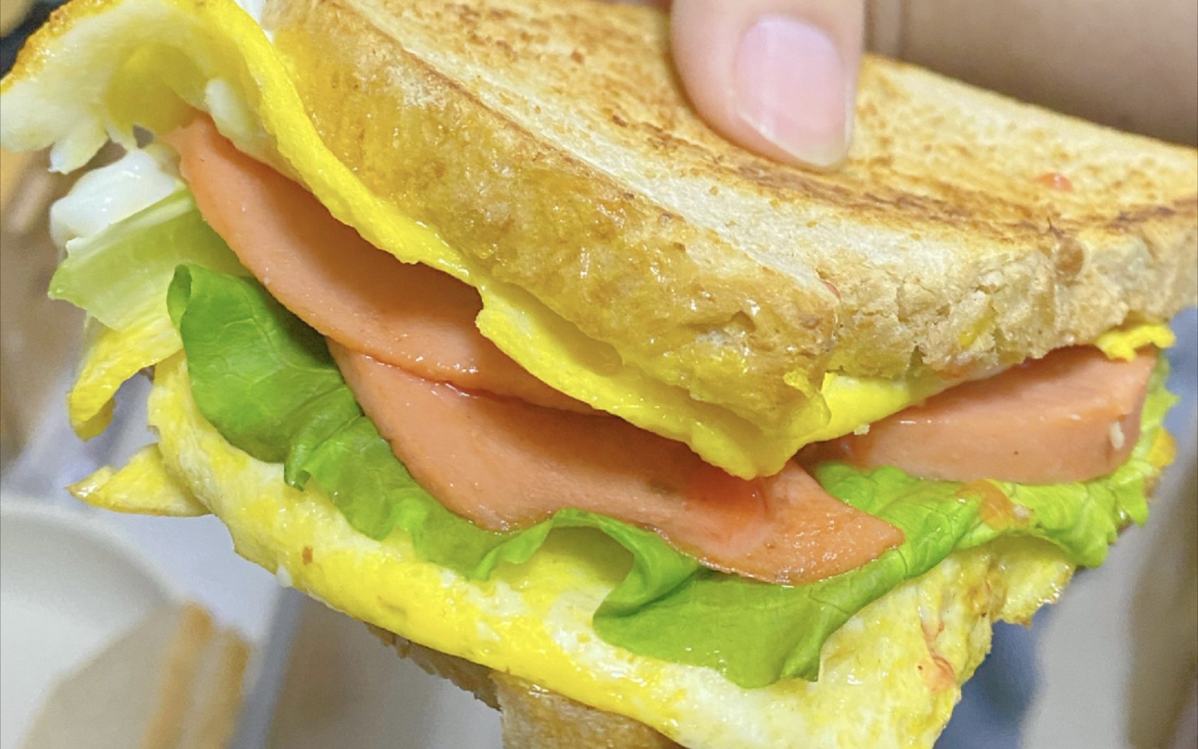 做饭小白第一次用电饼铛做三明治00的粗糙过程