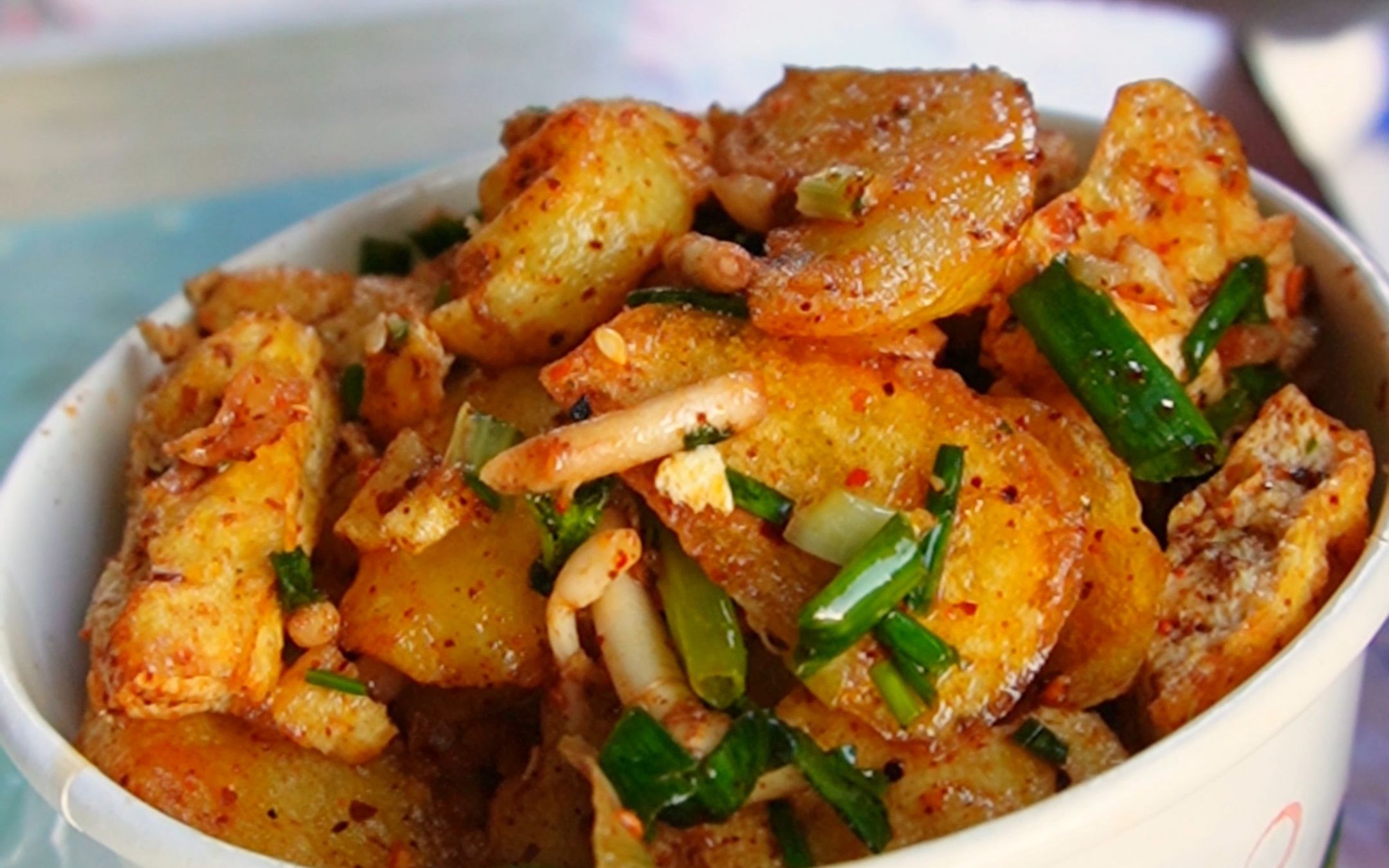 路边摊炸洋芋,从小吃到大!