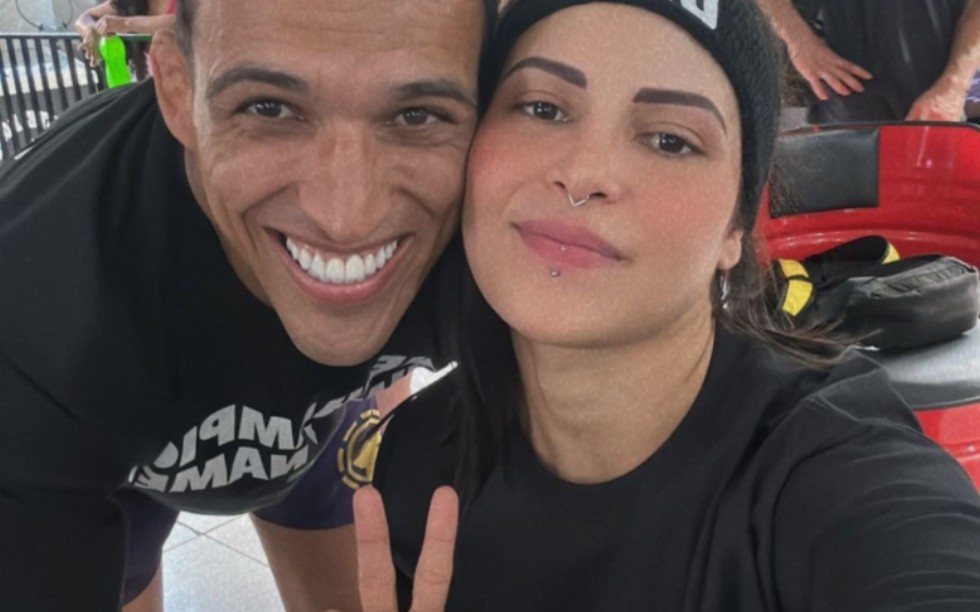 ufc奥利维拉最新动态:日常训练硬是把ufc规则变成了wwe规则的上绳大赛