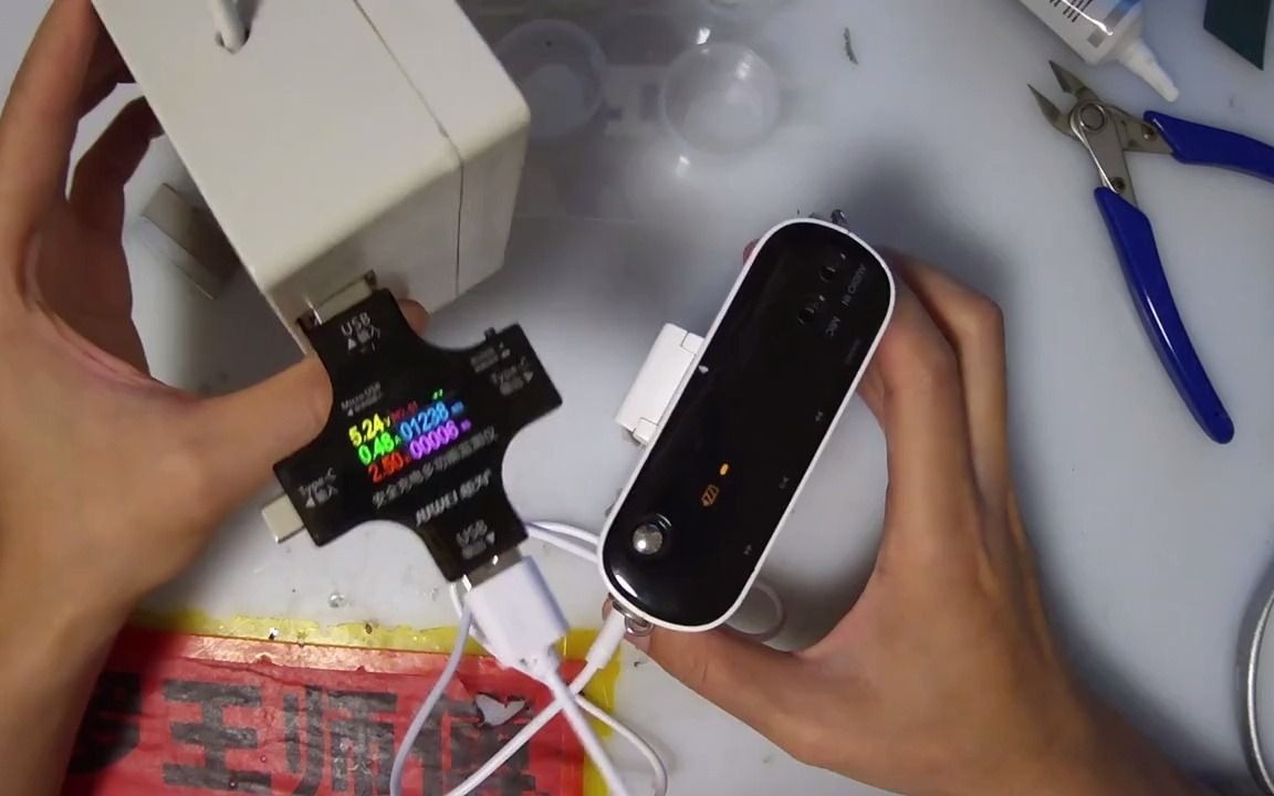 飞利浦扩音器拆机换电池,续航提升109倍,挑战1个月不充电