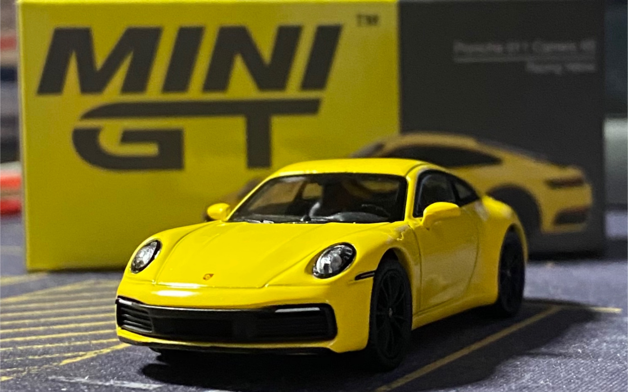 【minigt】国庆快乐 保时捷911卡雷拉4s racing yellow