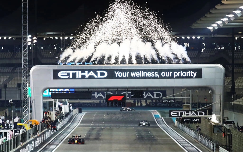 收官2020f1阿布扎比站大奖赛正赛全场回放腾讯天空体育解说