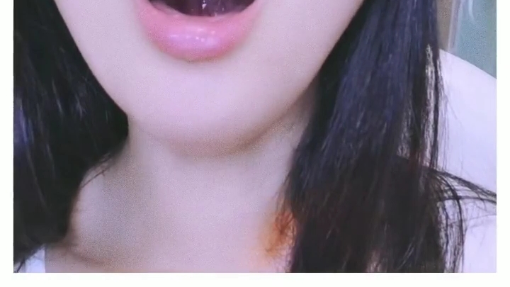 舌头拉丝 口水图片