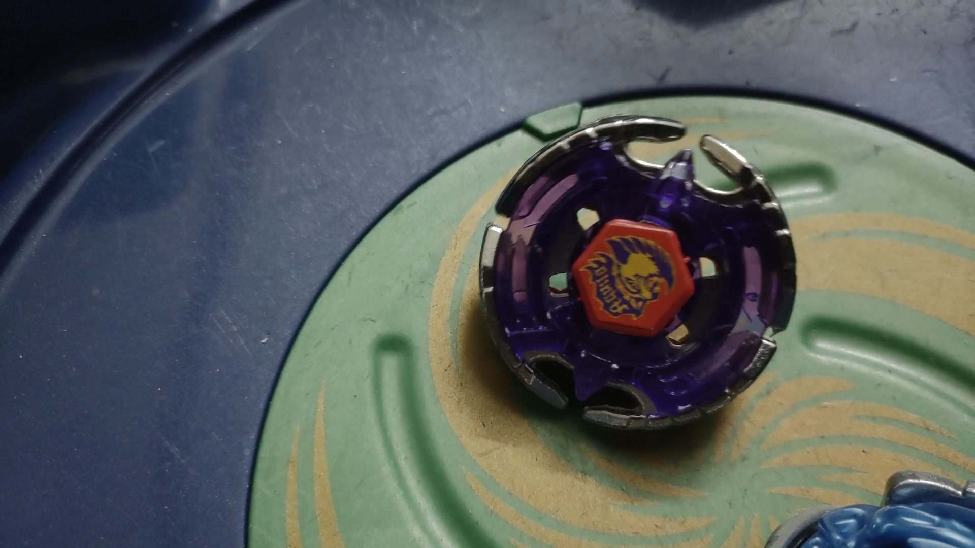 爆旋陀螺钢铁战魂——初代天马大战钢铁时代