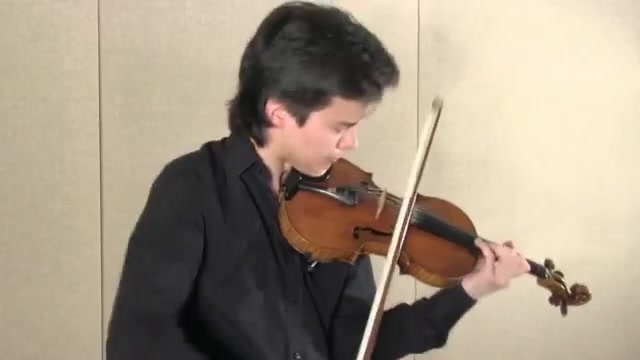 [图]当代巴格尼尼，罗曼.金演奏的《上帝保佑国王》N. Paganini - God save the King（转自油管）