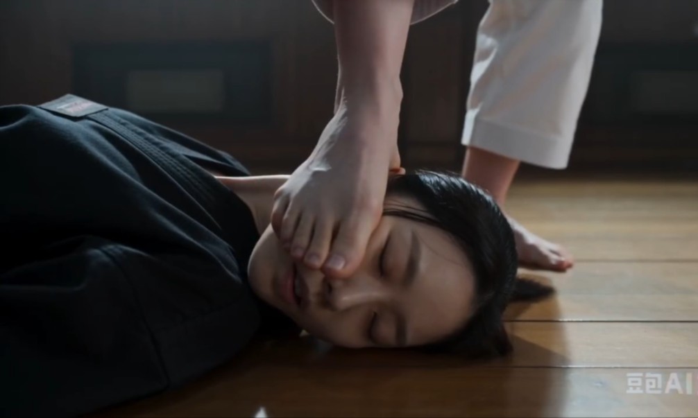 跆拳道小师妹二番战空手道白女