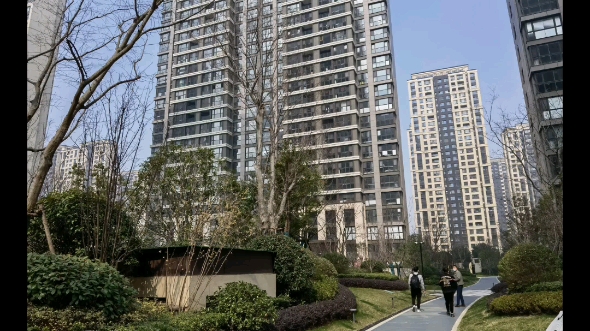 【正荣滨江紫阙 通过渠道可以节省二三十万费用 算下来价格地段同地区