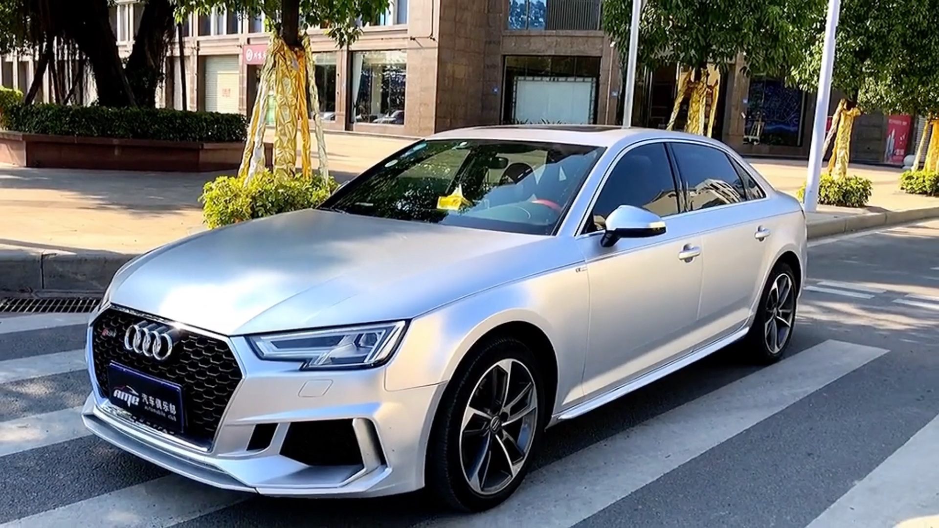 杭州汽车改色贴膜,奥迪a4l车身改色贴膜,漆面电光银改色效果