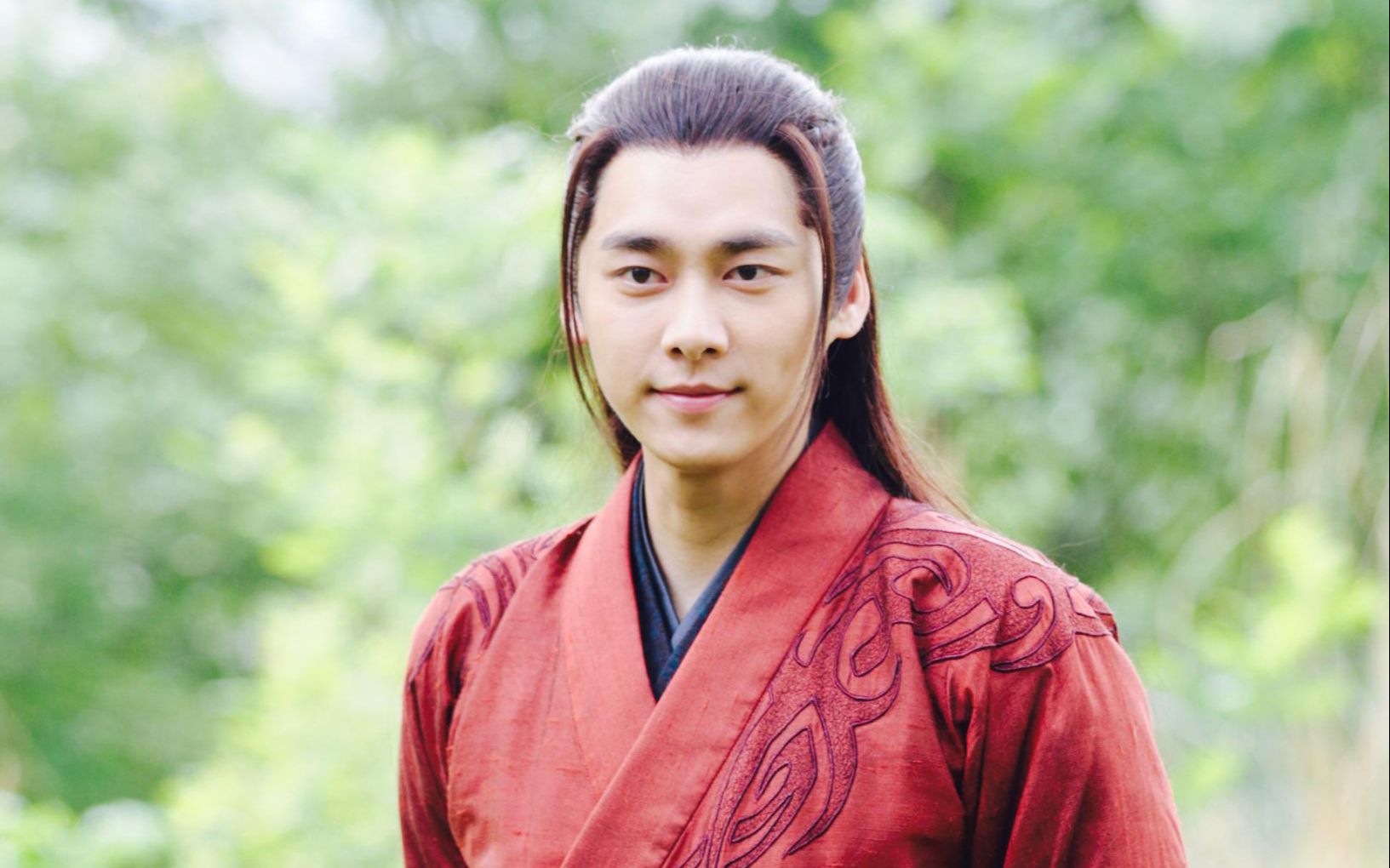 李易峰生日会大合照无奈面对全场粉丝大喊跳舞by峰记本