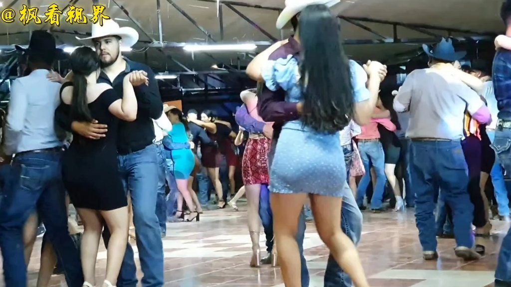 拉美风情,墨西哥贴面舞,以胖为美的国度,人们来到舞池一起跳贴面舞