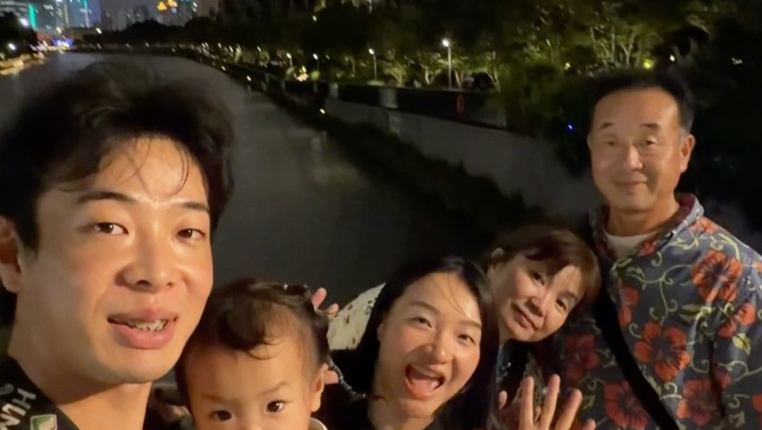 加藤爸爸妈妈来中国