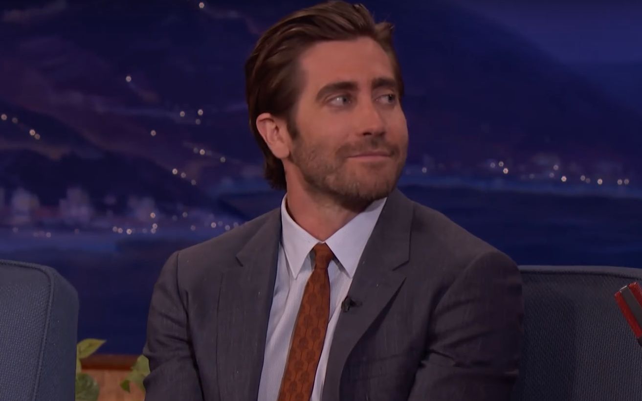 [图]【柯南秀】老吉：相比红袜队我更喜欢百老汇|Jake Gyllenhaal Knows Broadway Better Than Baseball|杰克·吉伦哈尔