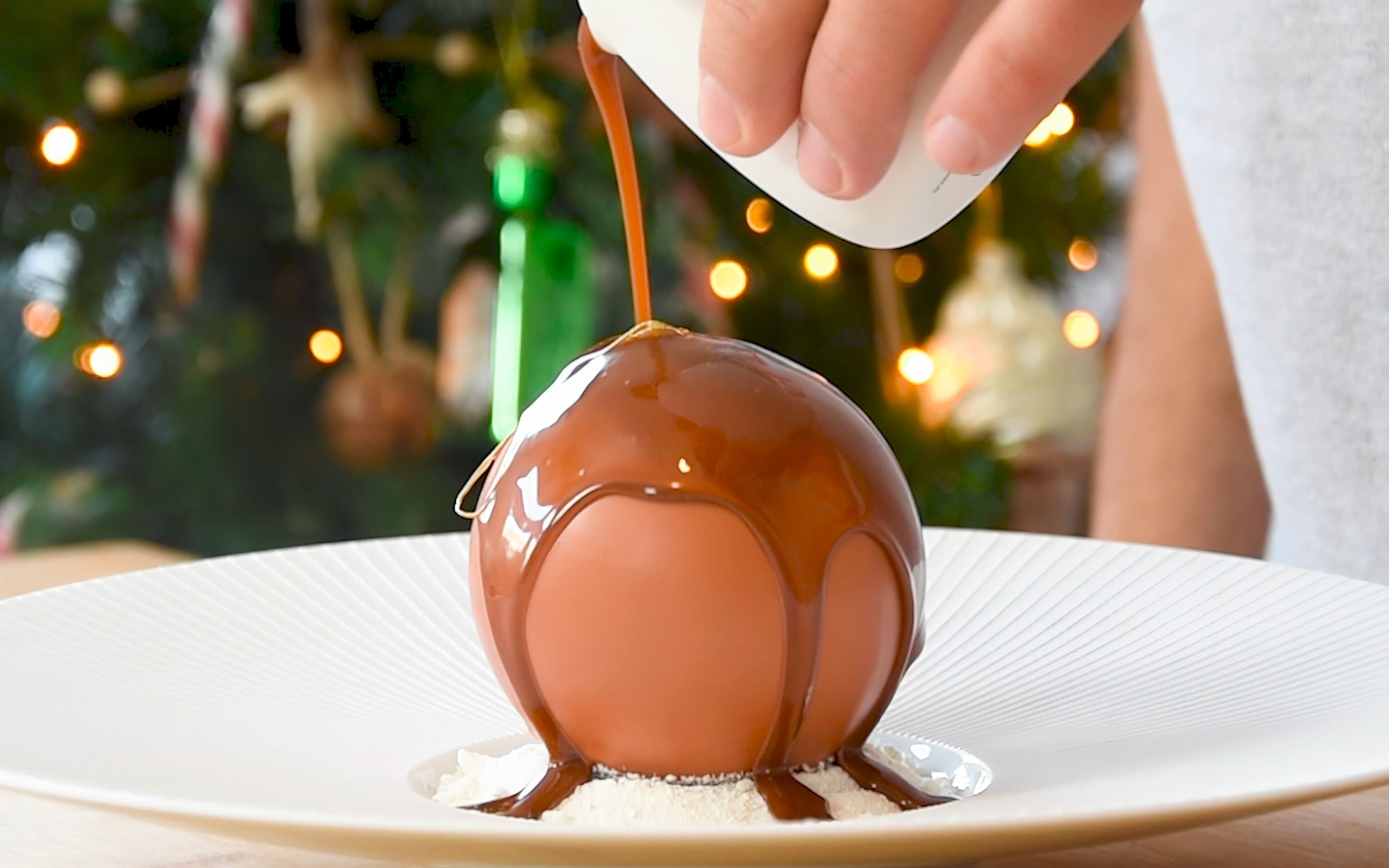 【jules cooking 美食教学中英双字幕】美味圣诞巧克力球,香蕉奶油