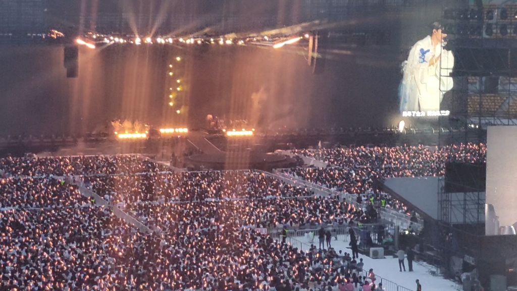 万人演唱会现场,好好听