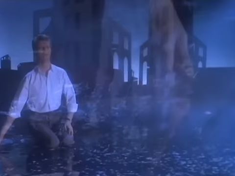 [图]David Bowie - Loving The Alien (Official Video)