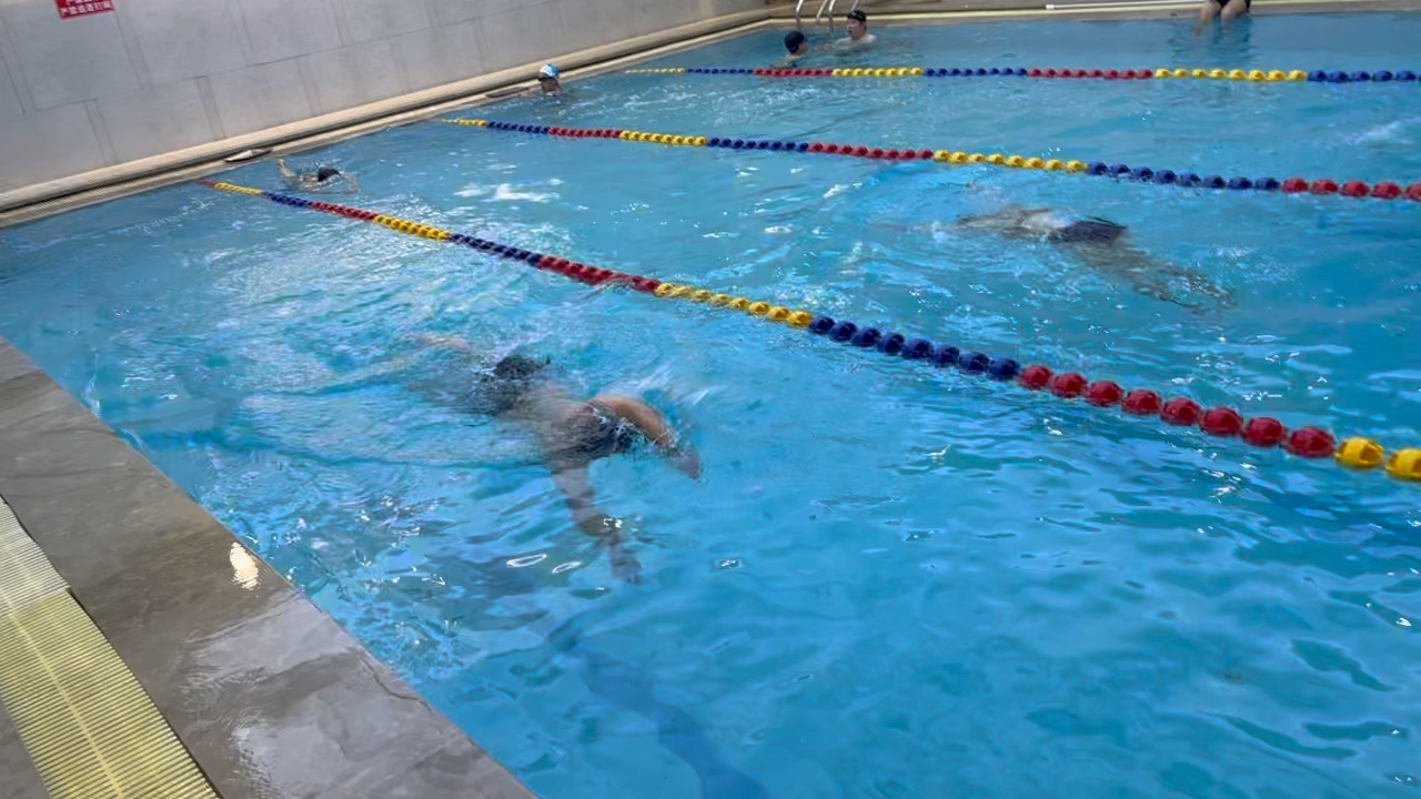 跟梦觉自学的自由泳