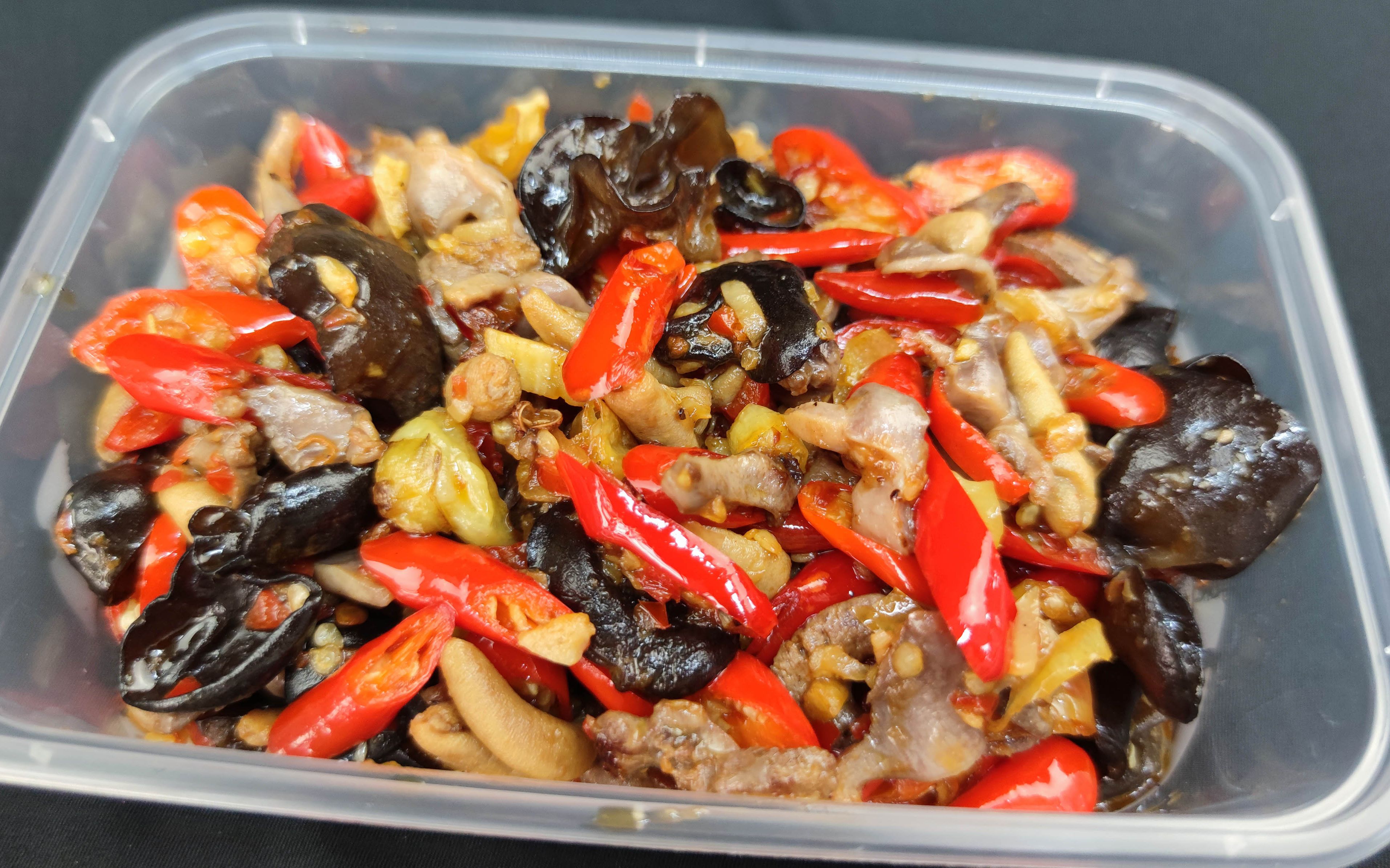 川菜招牌菜"泡椒鸡杂",绝对挑战你的味蕾,一人吃一盆才过瘾