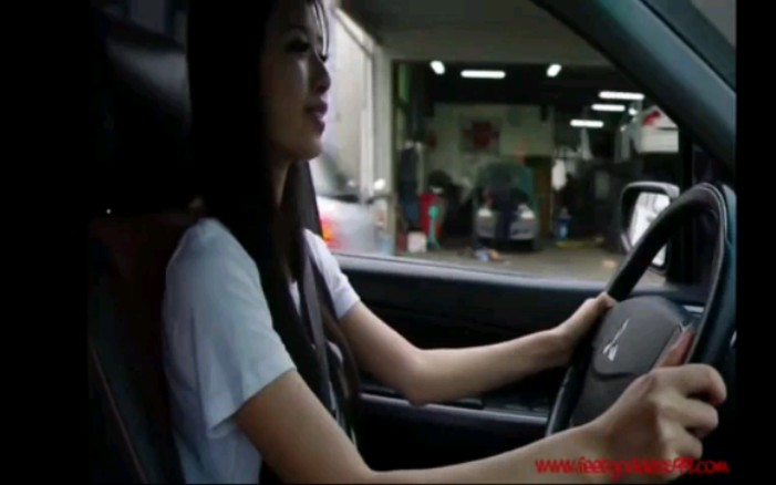 中国美女驾驶汽车踩油门哔哩哔哩bilibili