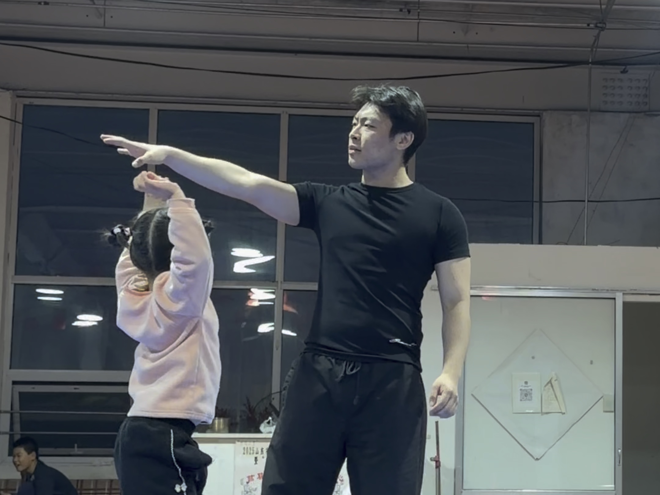 【笨小海涛】最新视频来袭，快来看看吧！