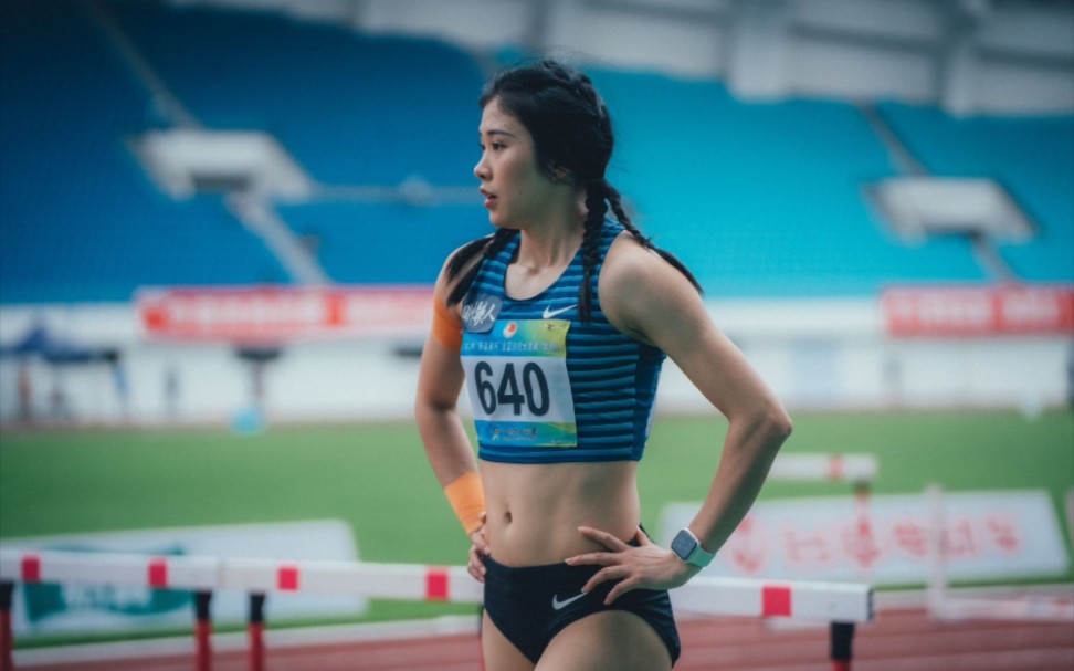 梨花带雨!跨栏女神吴艳妮泪流满面,隔空致敬刘翔:神一样的存在
