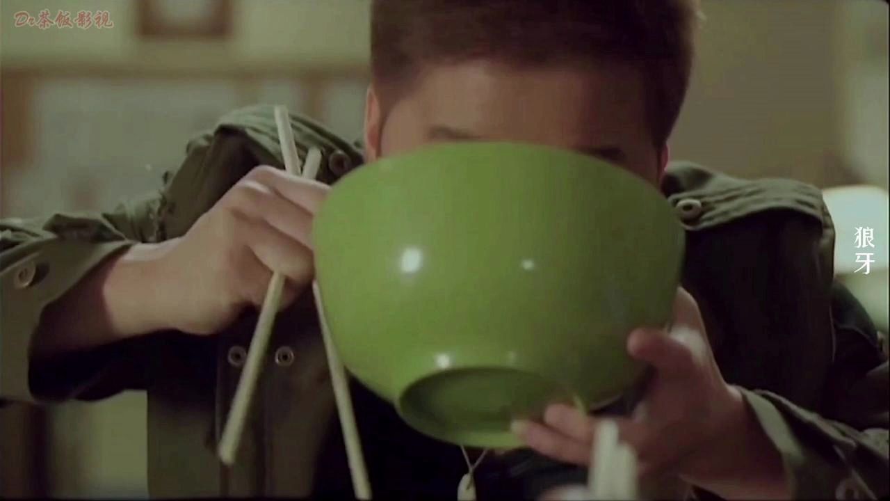 影视十大饭桶吃饭:张国立吃两碗猪下水,吴京番茄炒蛋下大碗米饭