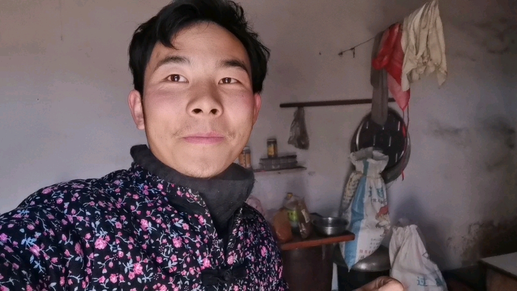 网恋靠谱吗,能相信网络吗?不会是萝莉大叔吧_哔哩哔哩_bilibili