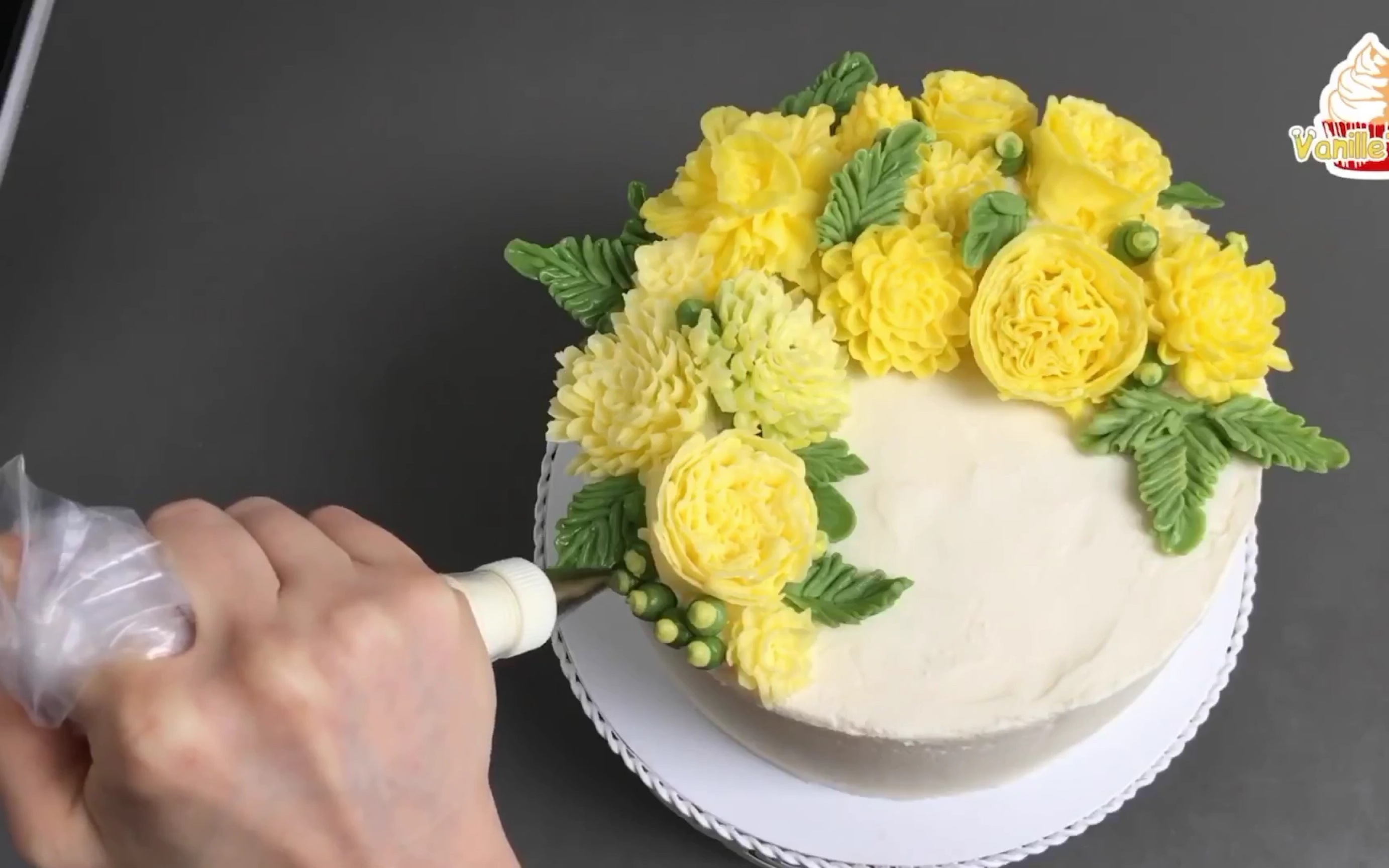 蛋糕裱花玫瑰花窍门图片