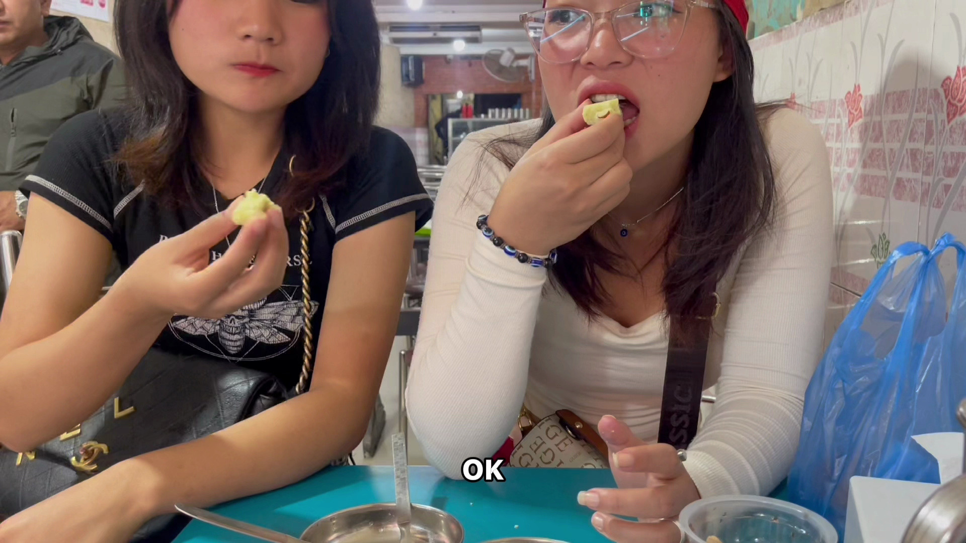 尼泊尔妹妹问你,哥哥,甜点好吃吗 nepal girl ask you,food good eat