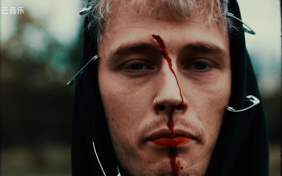 mgk新歌:bullets with name     by:machine gun kelly/young thug