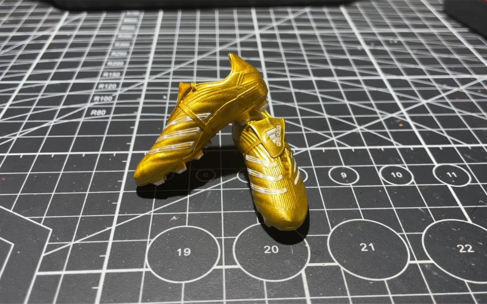 1:6兵人 兵人足球鞋 猎鹰8 齐达内配色 目前测试中