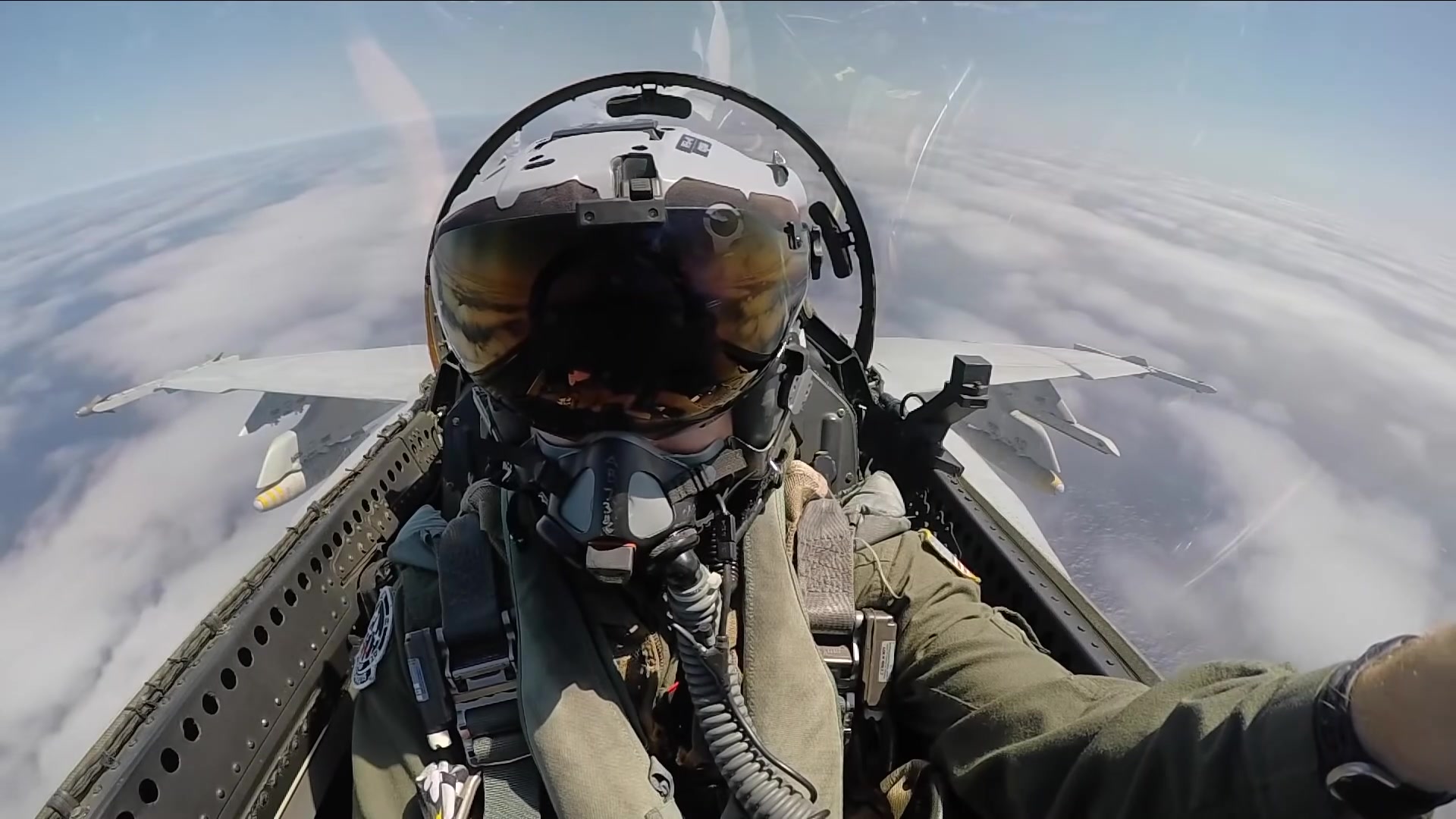 f18超级大黄蜂飞行员视角音乐起飞龙猫