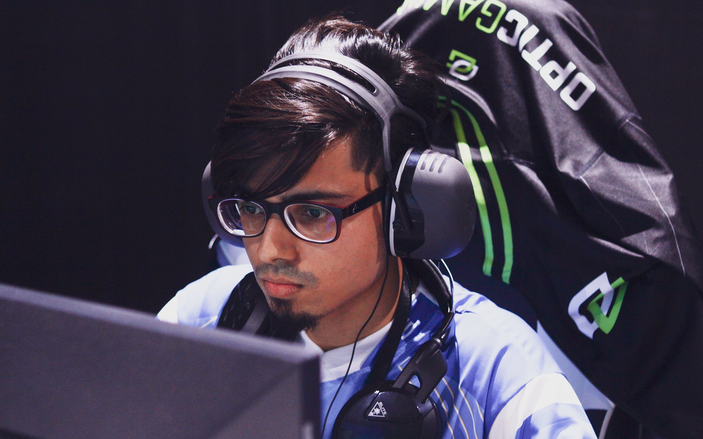 【csgo】印度阿三线下开挂瞬间暴毙,实锤视频曝光_哔哩哔哩_bilibili