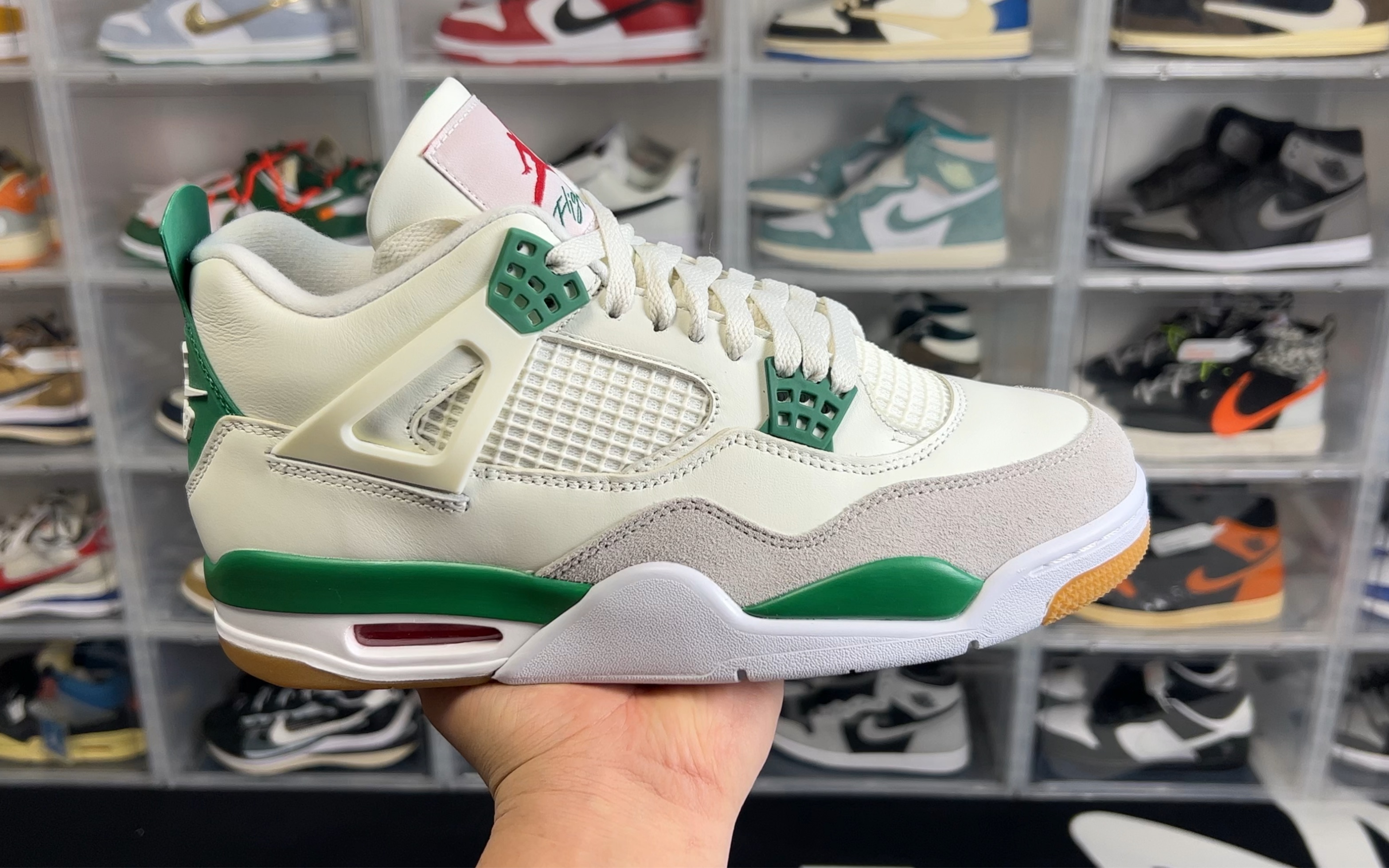 nike sb联名aj4 "pine green"绿松石联名款.男女上脚都行,细节分析.