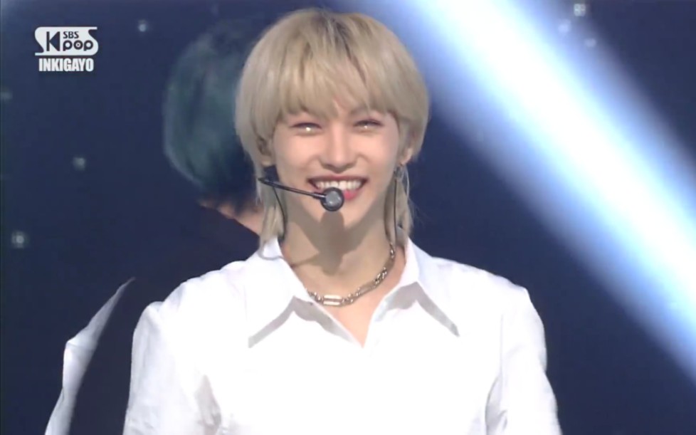 【stray kids|felix李龙馥】《back door》mv&舞台cut|好喜欢这些造型