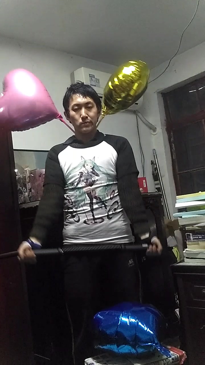 strongart教授表演初音爱心气球最粗臂力臂力臂力棒