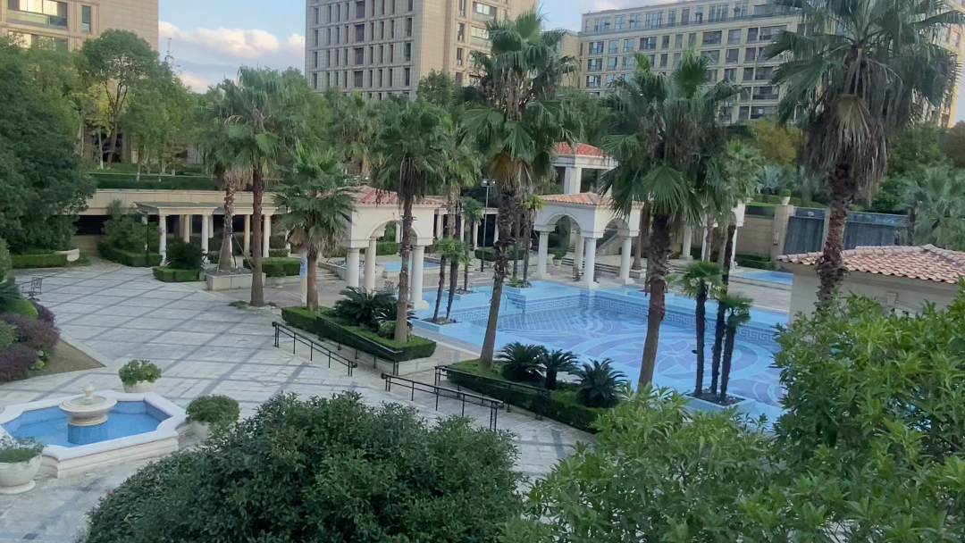 新江湾城平层豪宅之一九龙仓玺园,热带园林风格景观,136平-333平之间