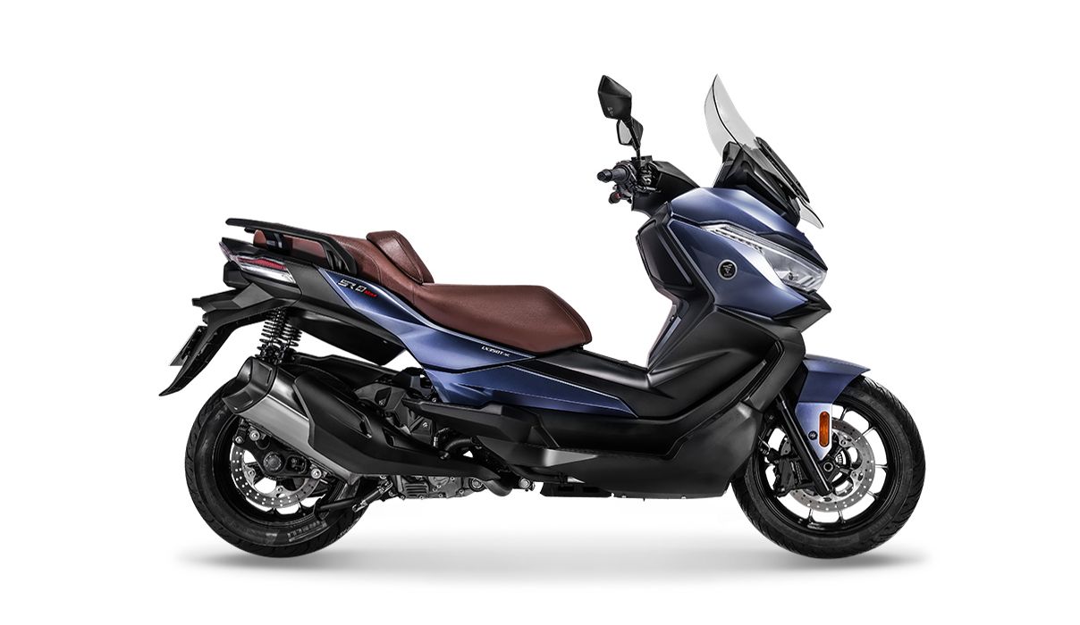 无极sr4max踏板摩托车摩博会实拍